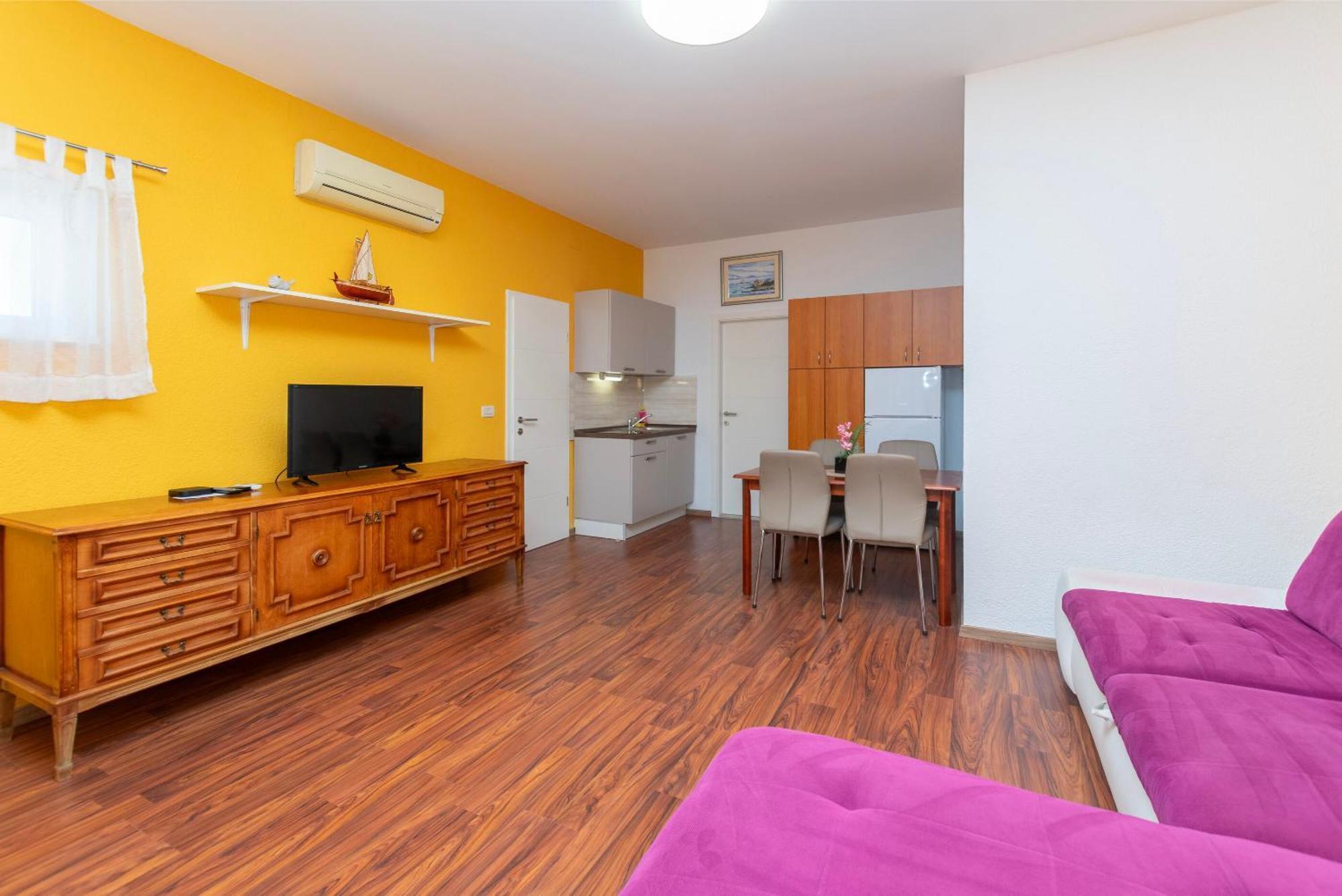 Amulic Apartment Duce