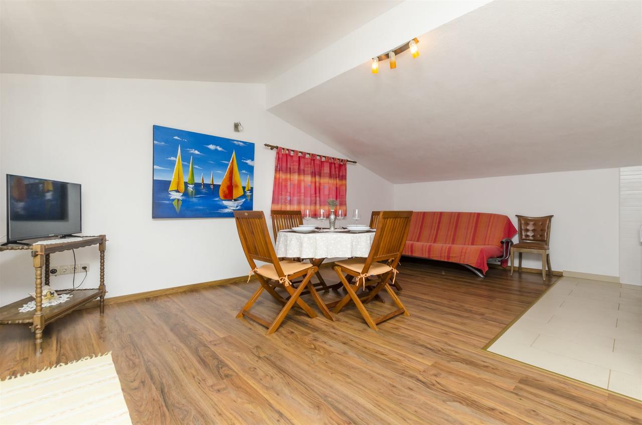 Amulic Apartment Duce