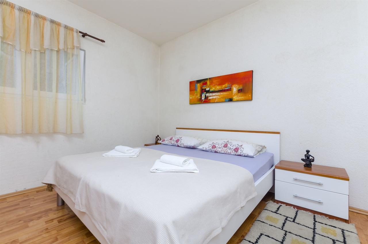 Amulic Apartment Duce